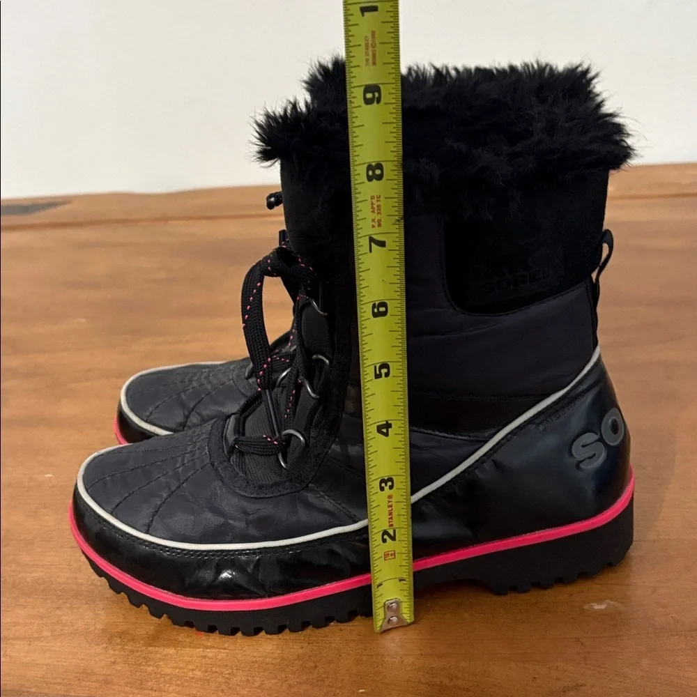 Sorel Trivoli ll  Black and Pink Winter Boots Size 7